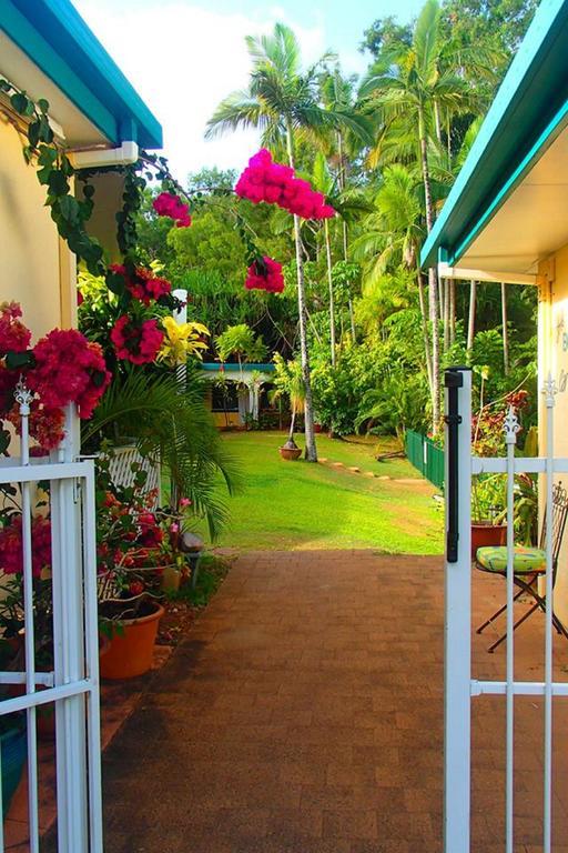 Villa Marine Holiday Apartments Cairns Yorkeys Knob Kültér fotó